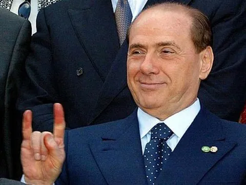Nóng: Quá trình bán lại AC Milan gặp rắc rối