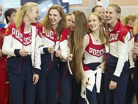 Nữ VĐV Nga xinh đẹp đổ bộ tới Rio sau "bão doping"