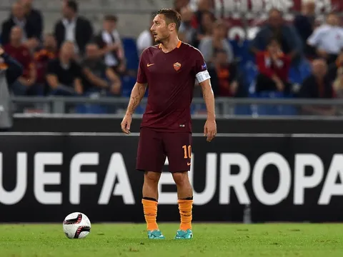 Ở tuổi 40, Totti vẫn chưa dừng lại