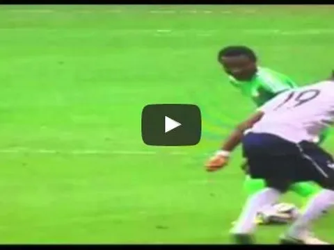 Obi Mikel biến Paul Pogba thành trò hề với pha xâu kim đỉnh cao