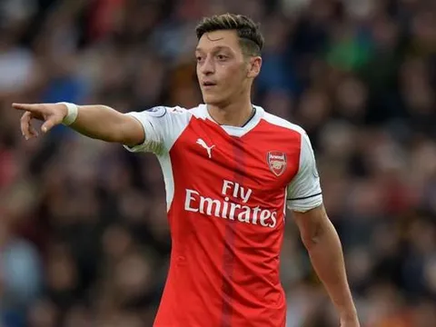 Oezil hé lộ hình mẫu tại Arsenal