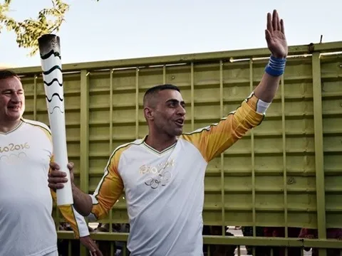 Một người tị nạn Syria được chọn tham gia rước đuốc Olympic