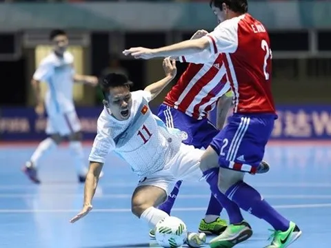 Thị uy sức mạnh, Paraguay hủy diệt futsal Việt Nam bằng set tennis