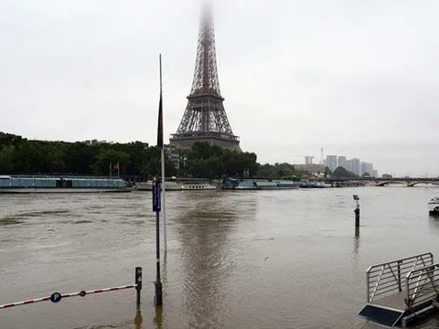 Tai họa đe dọa EURO 2016: Paris chìm trong biển nước