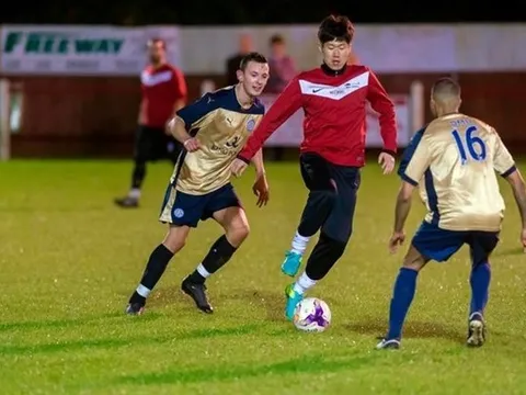 Park Ji-Sung tái xuất trong màu áo đội bóng đại học