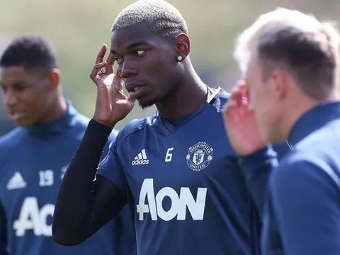 Ra mắt M.U, Pogba trình làng kiểu tóc mới