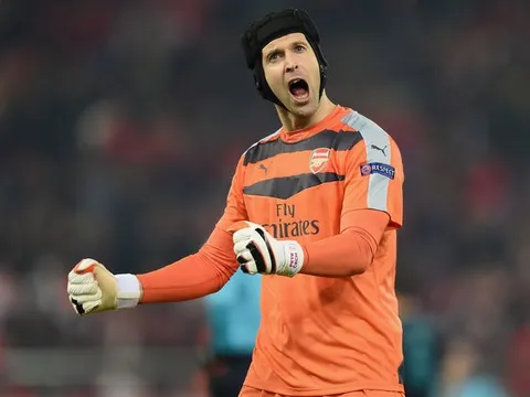 Petr Cech chơi đòn 'tâm lý chiến' với Man United