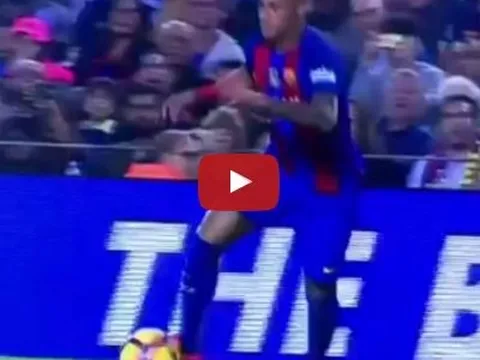 Pha chạm bóng cực kì điệu nghệ của Neymar vs Granada