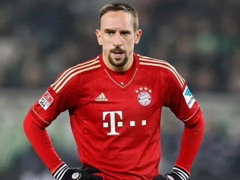 Pha solo ảo diệu của Franck Ribery