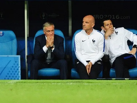 Thắng nhọc Albania là thất bại của Deschamps