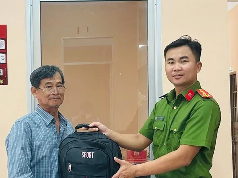Phát hiện balo chứa lượng lớn vàng và tiền mặt: Công an mời người đàn ông sinh năm 1962 lên làm việc