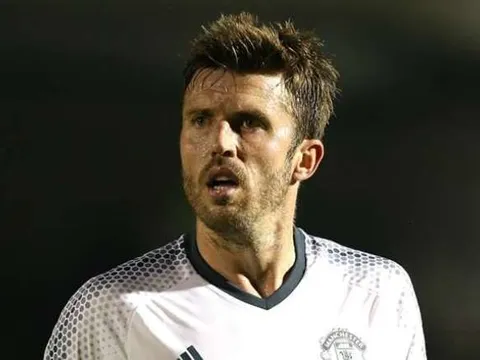 "Pirlo của Man United nên được đá cùng Paul Pogba"