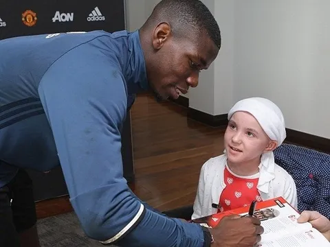 Pogba, Herrera chiều lòng fan nhí mắc bệnh hiểm nghèo