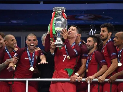 Lăng kính: Bồ Đào Nha, Leicester và sợi dây leo bé nhỏ