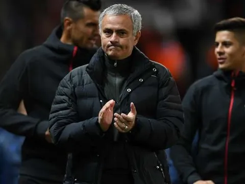 Premier League ngoài tầm với của Mourinho và M.U