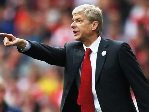 Quan điểm chuyên gia: Wenger nhu nhược, bị học trò 'dắt mũi'