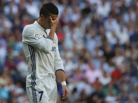 Real không thắng, Ronaldo san bằng kỷ lục tệ hại