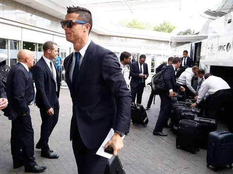 Real Madrid hành quân đến Đức trong sự nghi ngờ