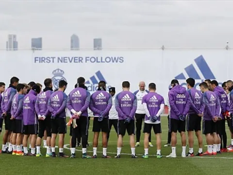 Real Madrid tưởng nhớ Chapecoense ngay trên sân tập