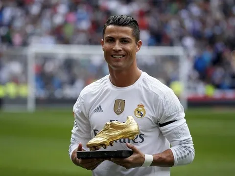 Điểm tin tối 27/08: Ronaldo sắp trở lại, Conte “khẩu chiến” với đồng nghiệp, Bravo chưa được thi đấu