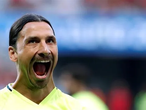 Chưa đá trận nào, Ibrahimovic đã phá kỉ lục khó tin ở Man United