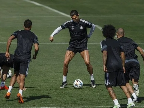 Những lần Ronaldo cố tình khoe cơ đùi rắn chắc