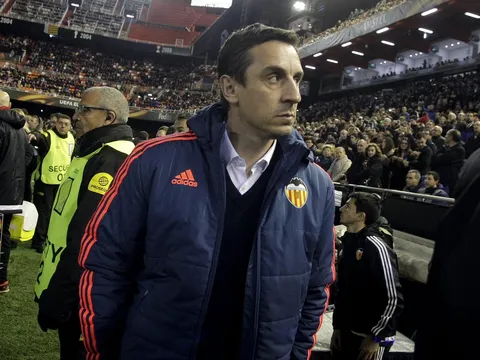 Rời Valencia, Gary Neville vẫn chưa hết sợ