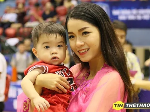 Rộn ràng Trung Thu trên sàn đấu VBA cùng các em nhỏ mái ấm