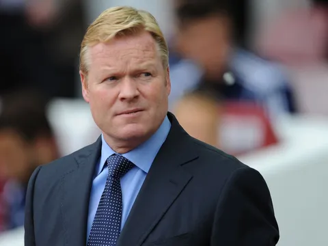 Koeman bắt Man City trả giá cho vụ Stones