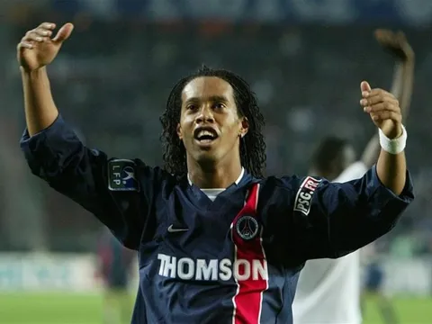 Ronaldinho khi còn khoác áo PSG