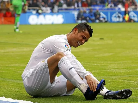 Ronaldo tập riêng để bảo vệ bắp chân