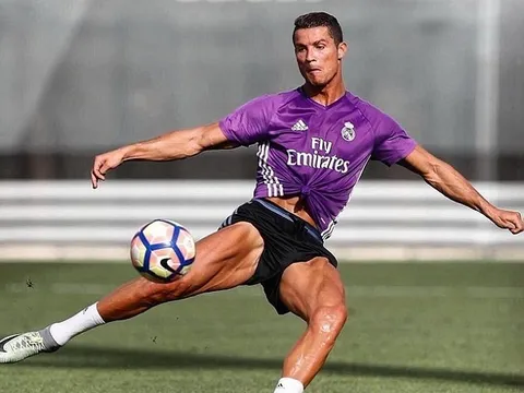 Ronaldo đăng ảnh cơ bắp trước khi trở lại thi đấu