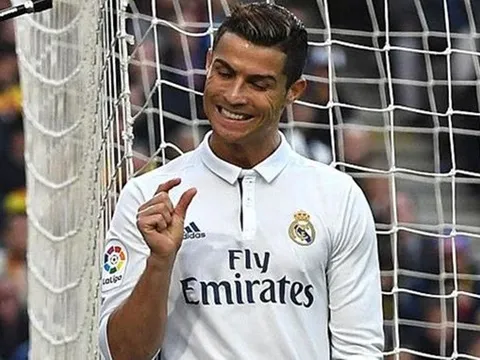 Ronaldo ăn mừng độc đáo sau khi cầm hòa Barca