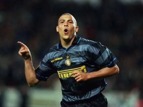 Ronaldo de Lima khi còn khoác áo Inter Milan