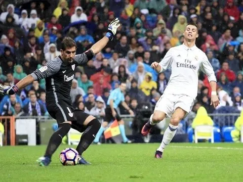 Ronaldo gây chia rẽ nội bộ Real Madrid?