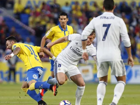 Ronaldo giận dữ, Real sa lầy tại Las Palmas