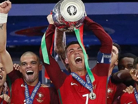 Ronaldo nói gì sau chức vô địch EURO của BĐN?