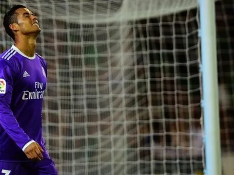 Ronaldo phải uống thuốc để chiến Real Betis