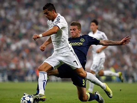 Ronaldo rê dắt bóng ngày càng dở tệ