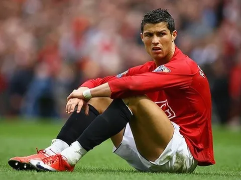 Ronaldo suy nghĩ không khác gì trẻ 12 tuổi