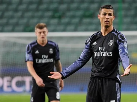 Ronaldo 'tịt ngòi' trong trận hòa 6 bàn thắng của Real