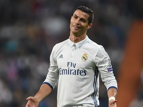 Ronaldo trước thế lực đánh phá từ truyền thông