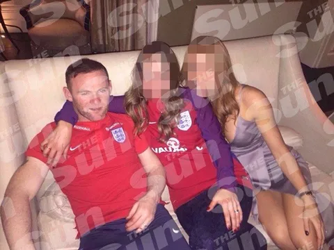 Rooney say xỉn, suýt ăn đấm vì "sờ mó" phụ nữ