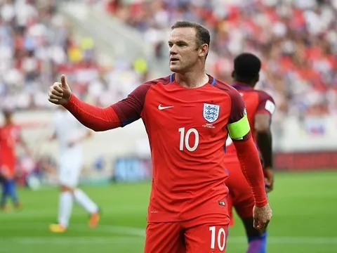 Rooney phản ứng sau chỉ trích "lạm quyền"