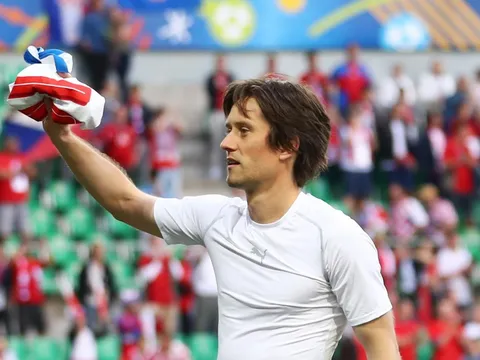 Tomas Rosicky chia tay EURO 2016