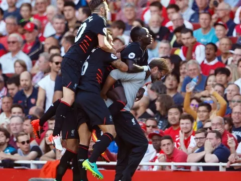 Rượt đuổi kịch tính, Liverpool khiến Arsenal ôm hận ngày ra quân