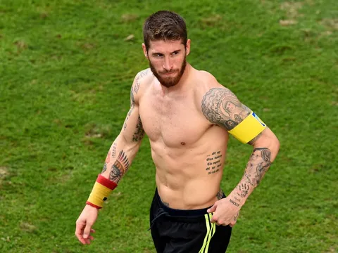 Sai lầm bỏ người của Sergio Ramos vs Georgia