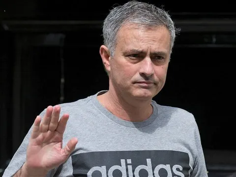 Sam Allardyce CHÍNH THỨC thay thế Mourinho tại Old Trafford