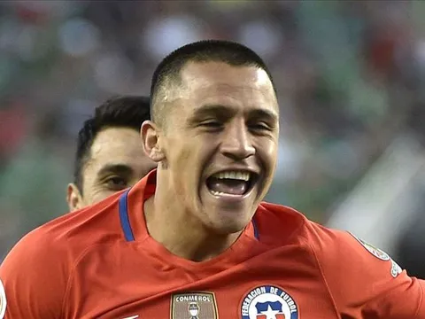 Sanchez lại lập kỉ lục mới trong màu áo Chile