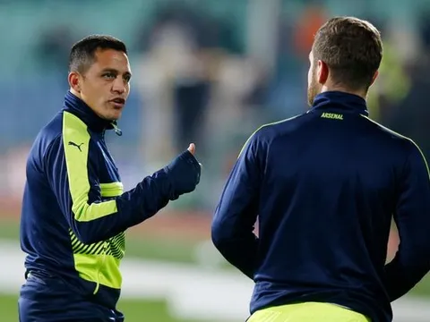 Sanchez 'nịnh khéo' cổ động viên Arsenal